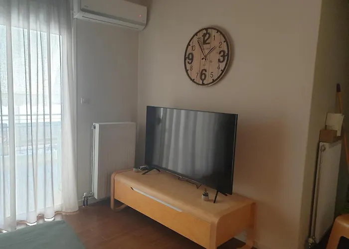 A Pleasent Small -studio Close To The Port Of