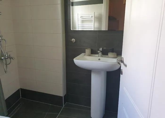 Апартаменты A Pleasent Small -studio Close To The Port Of