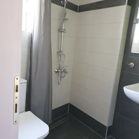 A Pleasent Small -studio Close To The Port Of Apartment *